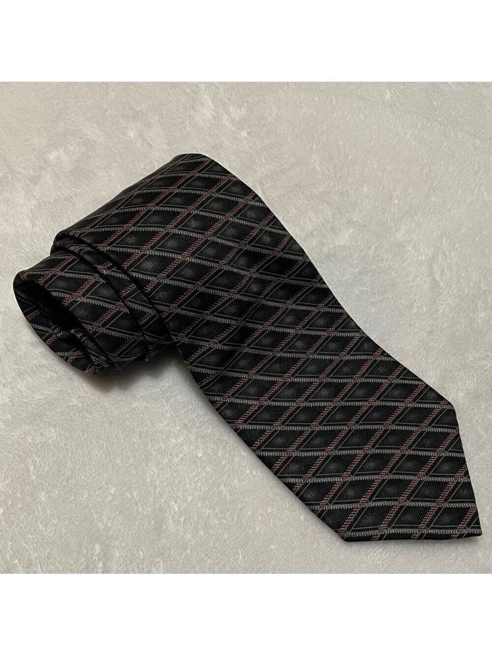 Bill Blass Black Label Red and Black Geometric 59” Tie